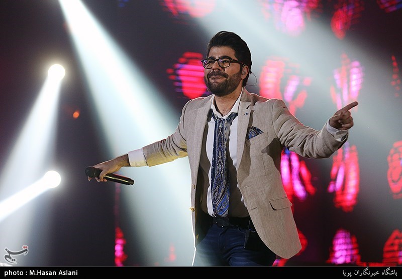 حامد همایون کنسرت "آنپلاگد" برگزار می‌کند