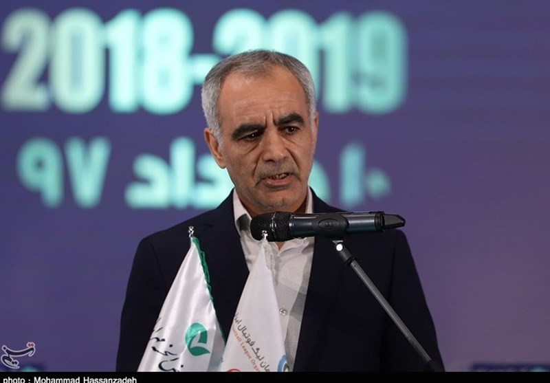 بهاروند: نواب رئیس فدراسیون فوتبال شامل قانون بازنشستگی نمی‌شوند/ یک سال است منتظر تایید اساسنامه در هیئت دولت هستیم