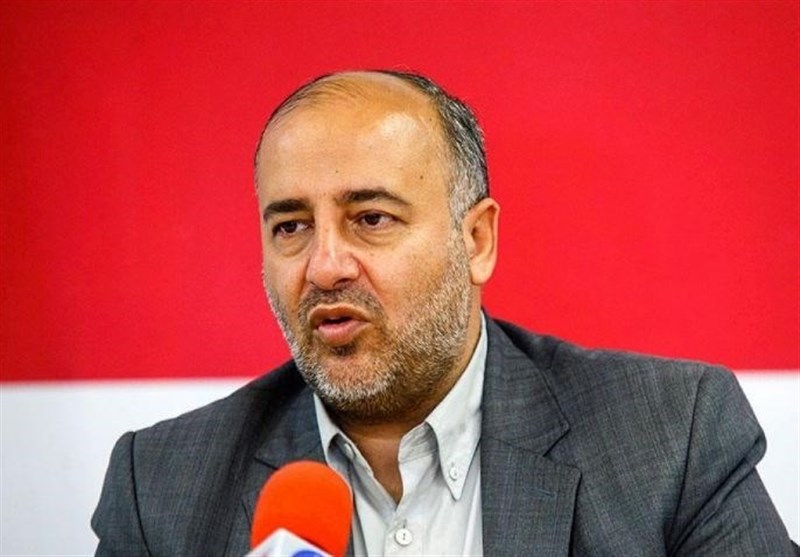 دولت در شرایط بحرانی از صنایع و همچنین تولیدکنندگان حمایت کند