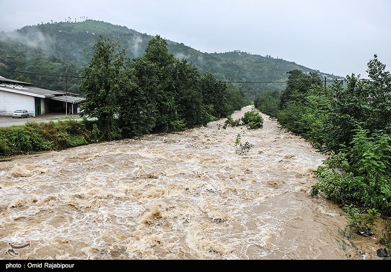 هشدار مدیریت بحران گیلان در مورد جاری‌شدن سیلاب؛ مردم از ماندن در حاشیه رودخانه‌ها خودداری کنند