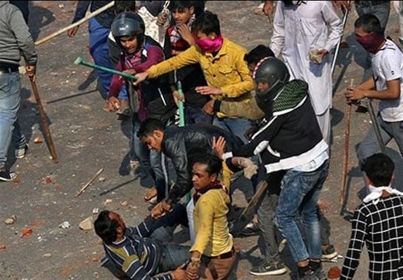 دانشجویان در اعتراض به کشتار مسلمانان در هند تجمع می‌کنند