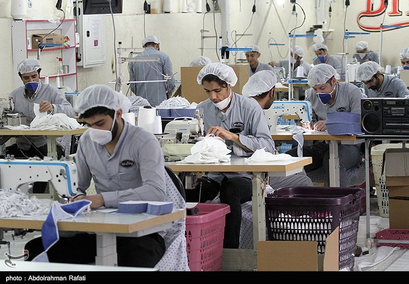 تولید روزانه حدود 3 هزار بسته ژل و محلول ضدعفونی کننده در واحد علوم و تحقیقات تهران/ ارسال به قم، گیلان و گلستان
