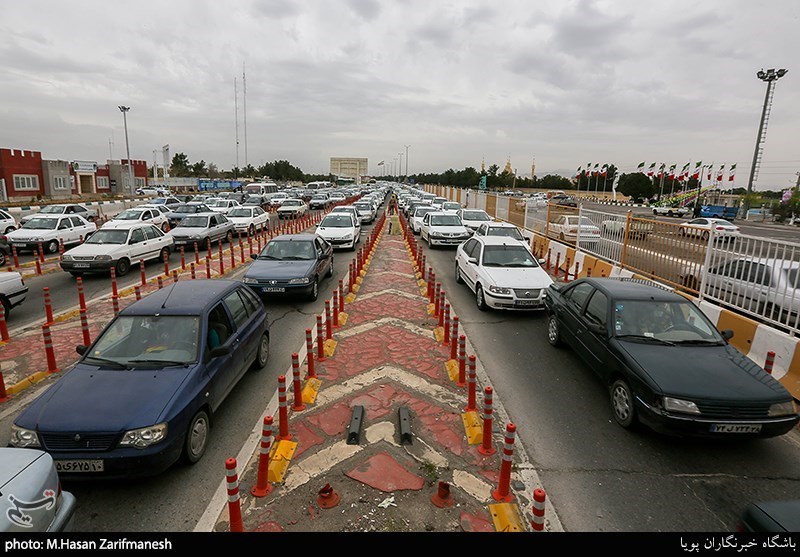 خروج خودروها از استان تهران به استثنای خودروهای حامل سوخت و امدادی و نظامی ممنوع شد خروج خودروها از استان تهران به استثنای خودروهای حامل سوخت و امدادی و نظامی ممنوع شد