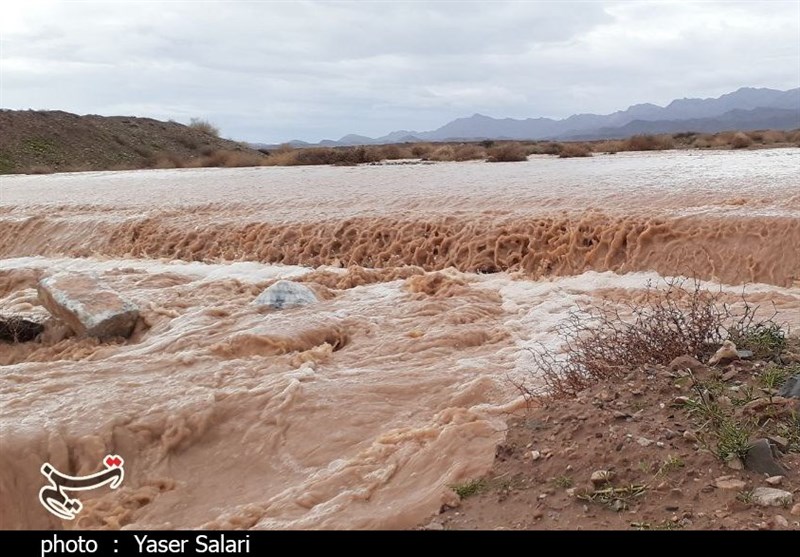 خسارت سیلاب به برخی از خانه‌های روستایی خراسان رضوی/ آبگیری بی‌سابقه «سد کاخک» در 33 سال گذشته+فیلم