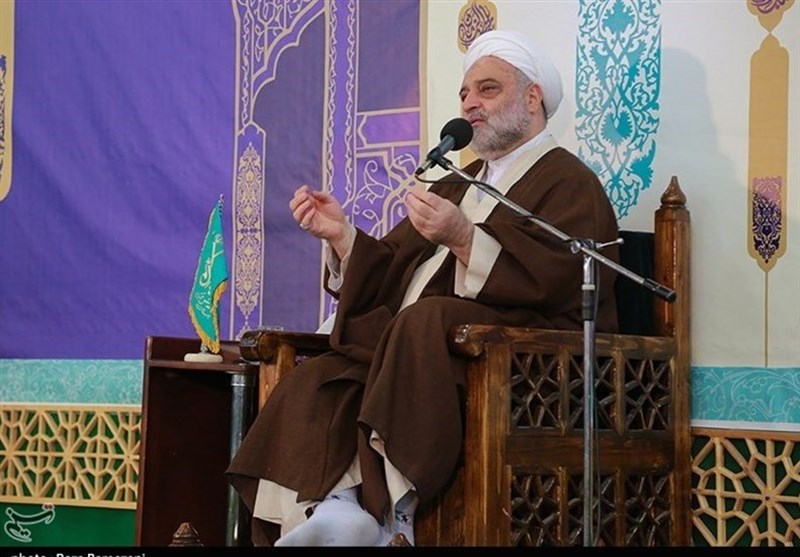 حجت‌الاسلام فرحزاد: با "صلوات" گرفتاری و بلا دور می‌شود