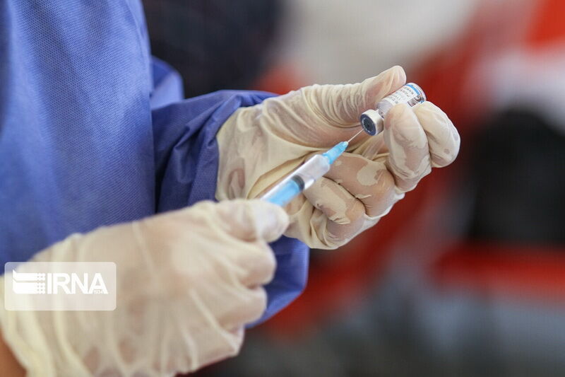 واکسیناسیون دانش آموزان البرز در حال انجام است