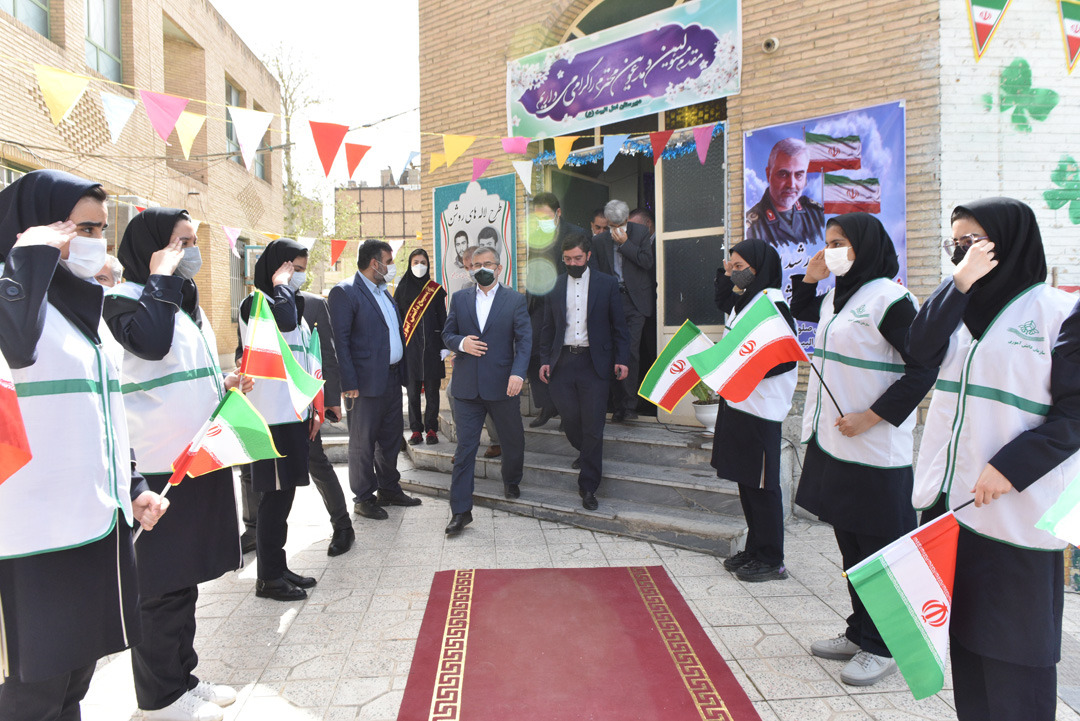ایجاد ۵۰ زمین چمن ورزشی در مدارس البرز آغاز شد