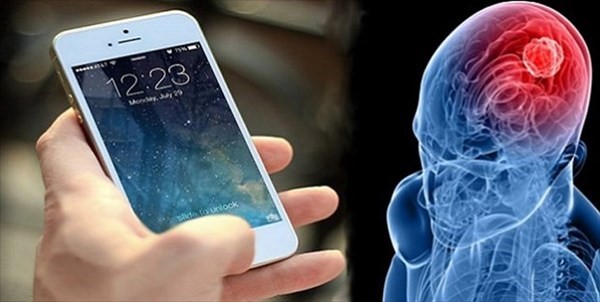 بلایی که تلفن همراه سر پوست صورتتان می‌آورد!