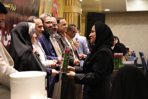 اولین بانوان آتشنشان خاورمیانه بازنشسته شدند اولین بانوان آتشنشان خاورمیانه بازنشسته شدند