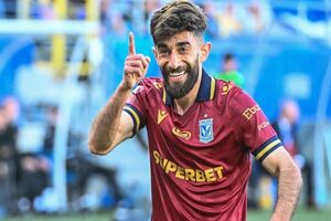 تاییدیه پرداخت ارزی پرسپولیس برای جذب هافبک تیم ملی تاییدیه پرداخت ارزی پرسپولیس برای جذب هافبک تیم ملی