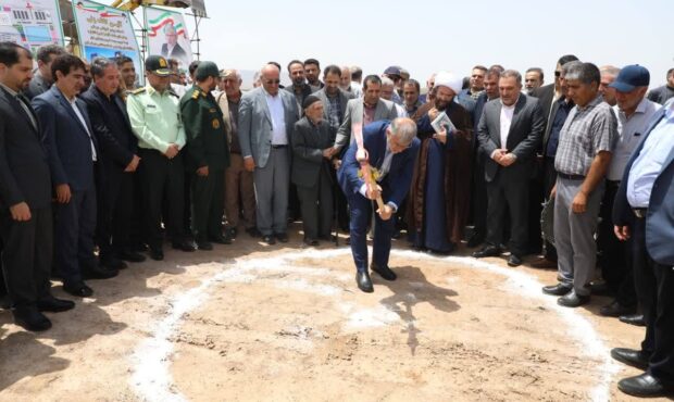 کلنگ ساخت بیمارستان ۱۰۰ تختخوابی در اشتهارد به زمین زده شد کلنگ ساخت بیمارستان ۱۰۰ تختخوابی در اشتهارد به زمین زده شد