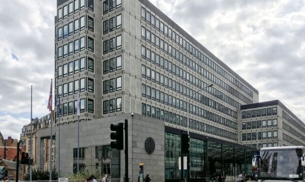 مصادره ساختمان مجلل ایران در لندن به نفع شرکت اماراتی+ عکس